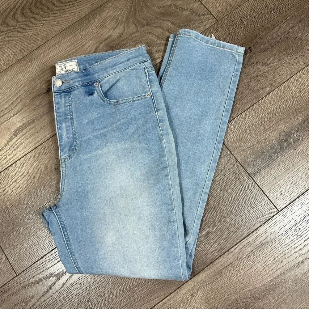 Free People Denim Light Wash Straight Leg high waisted Jeans size 30